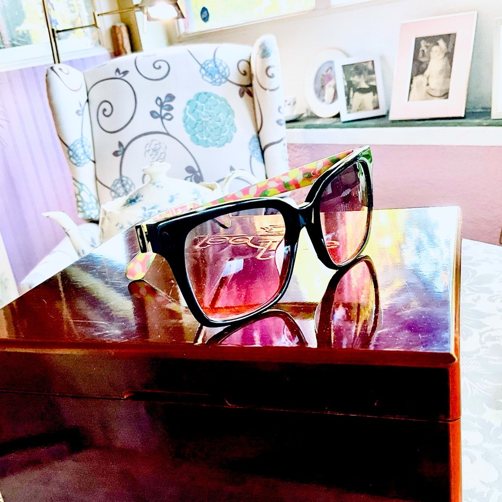 KATE SPADE 2025 SUNGLASSES
HARLOW (HELLO SUNSHINE COLLECTION)